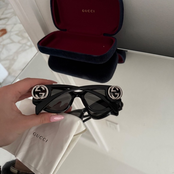 New Gucci Sunglasses GG-1691S Black Frames - Picture 3 of 7